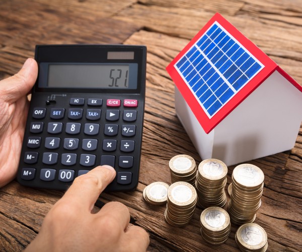 Simulador de energia solar: como é calculado o preço médio da instalação